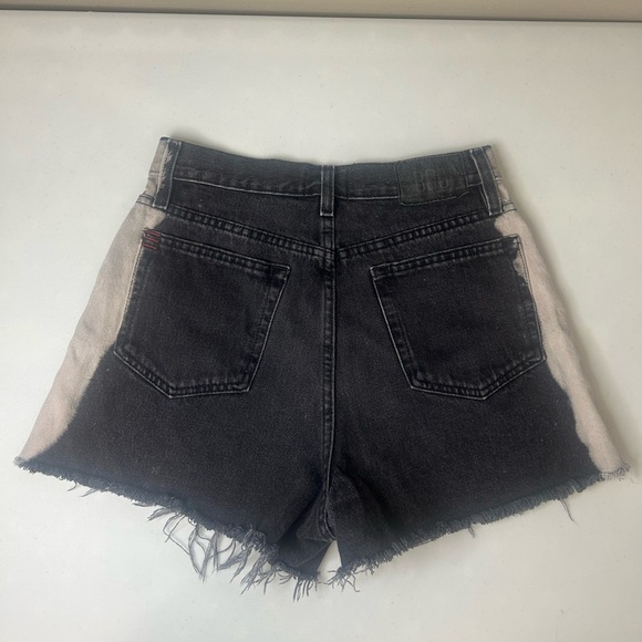 BDG Black Bleached Side High Waisted A-line Cutoff Shorts Raw Hem Size 30 - Picture 5 of 5
